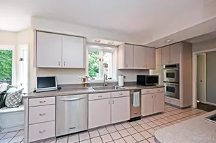 101 Linden Dr, Wyoming, OH 45215 - Photo 28