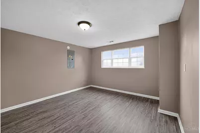 74 E Main Street, Miami Township, OH 45001 - Photo 16