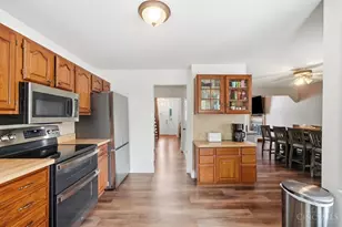 512 Lorelei Dr, Perry Township, OH 45118 - Photo 12