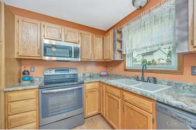7030 Beagle Court, Hamilton, OH 45011 - Photo 12