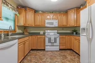 406 Eastline Dr, Middletown, OH 45044 - Photo 8