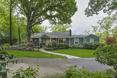 211 Hilltop Lane, Wyoming, OH 45215 - Photo 2
