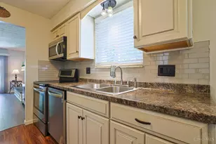 1858 Fallbrook Ln, Springfield Township, OH 45240 - Photo 16