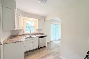 820 Lilly Ln, Union Township, OH 45245 - Photo 8