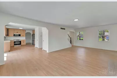 6063 Glennsbury Court, West Chester, OH 45069 - Photo 8