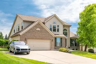 584 Lake Front Dr, Lebanon, OH 45036 - Photo 2