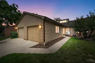 40 Rolling Hills Dr, Cincinnati, OH 45215 - Photo 2