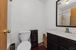 10228 Springbeauty Ln, Springfield Township, OH 45231 - Photo 12