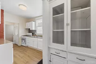3329 Hackberry St, Cincinnati, OH 45207 - Photo 6