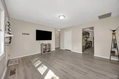 7359 Estate Court, Springfield Township, OH 45224 - Photo 10