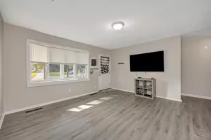 7359 Estate Ct, Springfield Township, OH 45224 - Photo 20