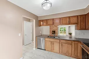 1360 Black Forest Dr, West Carrollton, OH 45449 - Photo 10