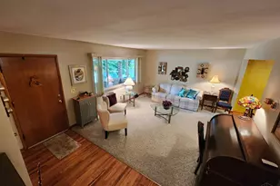 5619 Woodhaven Dr, Green Township, OH 45248 - Photo 4