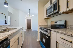 1544 W Galbraith Rd, Cincinnati, OH 45231 - Photo 8