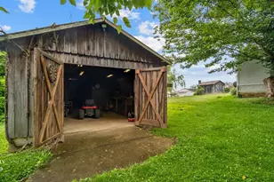 421 E Mulberry St, West Union, OH 45693 - Photo 14