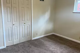 8646 Elmtree Ave, Springfield Township, OH 45231 - Photo 6