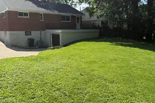 8646 Elmtree Ave, Springfield Township, OH 45231 - Photo 14