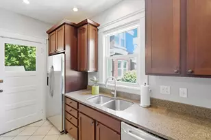 2806 Madison Rd, Cincinnati, OH 45209 - Photo 16