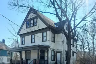 853 Hutchins Ave, Cincinnati, OH 45229 - Photo 2
