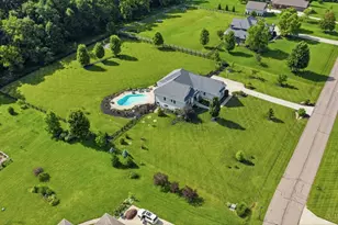 2300 Triple Creek Ct, Turtle Creek Township, OH 45036 - Photo 4