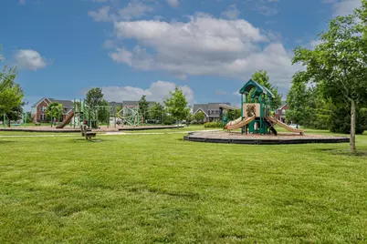 10312 Tice Street, Washington Twp, OH 45458 - Photo 6