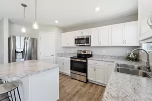 595 Brassie Ct, Turtle Creek Township, OH 45036 - Photo 12