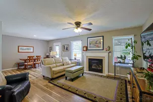 6077 Deer Crossing Ct, Miami Township, OH 45150 - Photo 6