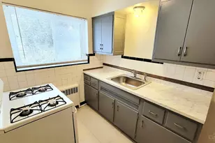 3897 Vine St, Cincinnati, OH 45217 - Photo 14
