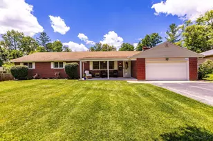 2097 Bonniedale Dr, Bellbrook, OH 45305 - Photo 2