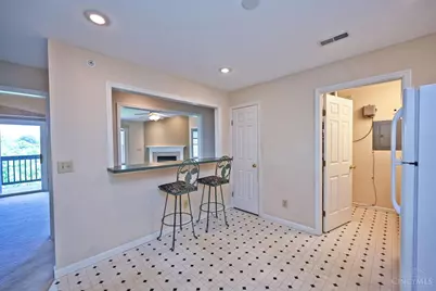 4941 N Arbor Woods Court #308, Cincinnati, OH 45248 - Photo 10