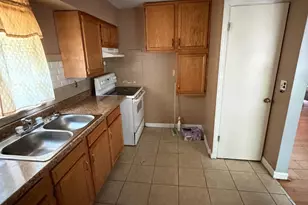 9564 Wayne Ave, Lincoln Heights, OH 45215 - Photo 8