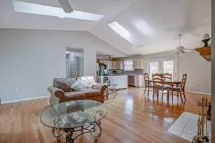 11574 Madison Ave, Springdale, OH 45246 - Photo 6