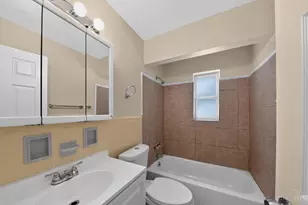 1703 Ashbrook Dr, Cincinnati, OH 45238 - Photo 24