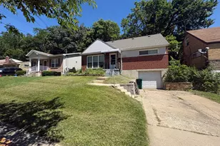 1703 Ashbrook Dr, Cincinnati, OH 45238 - Photo 6