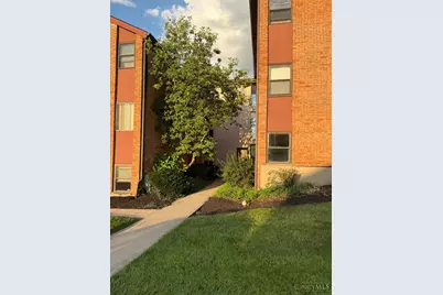 4901 Chalet Drive #303, Cincinnati, OH 45217 - Photo 2