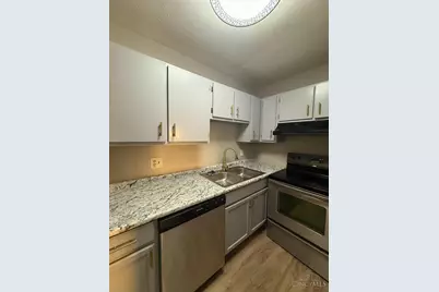 4901 Chalet Drive #303, Cincinnati, OH 45217 - Photo 6
