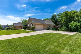 7045 Vail Ct, Green Township, OH 45247 - Photo 2