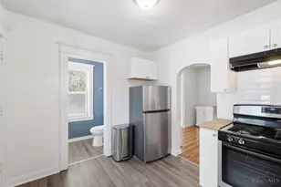 2105 W Clifton Ave, Cincinnati, OH 45219 - Photo 14