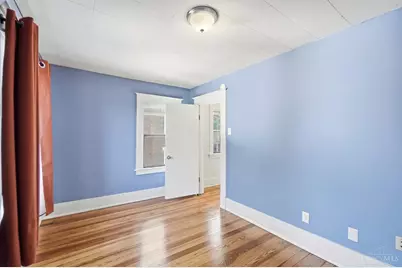 2105 W Clifton Avenue, Cincinnati, OH 45219 - Photo 20