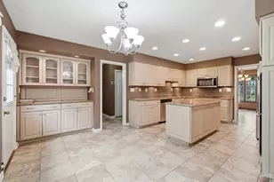 947 Brittany Hills Dr, Washington Twp, OH 45459 - Photo 16