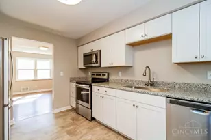 4105 Paxton Woods Dr, Cincinnati, OH 45209 - Photo 8