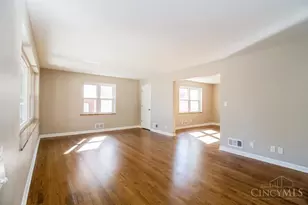 4105 Paxton Woods Dr, Cincinnati, OH 45209 - Photo 2