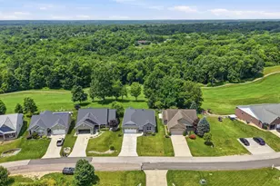 20649 Augusta Dr, Lawrenceburg, IN 47025 - Photo 2
