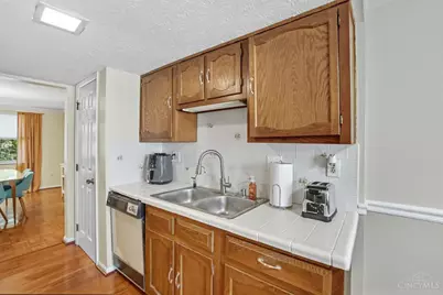 7373 Woodcroft Drive #95, Anderson Township, OH 45230 - Photo 4