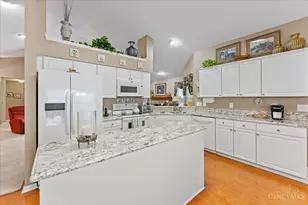 8185 Summer View Dr, Deerfield Township, OH 45040 - Photo 26