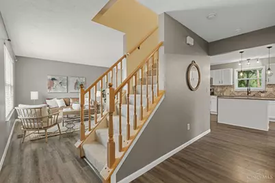 8042 Laurelwood Drive, Maineville, OH 45039 - Photo 4