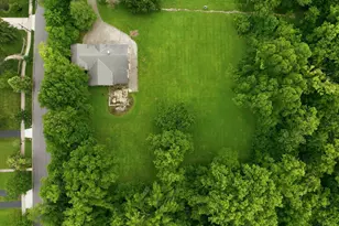 353 Oliver Rd, Wyoming, OH 45215 - Photo 6