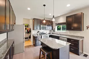 875 Grande Oaks Dr, Hamilton Township, OH 45152 - Photo 14