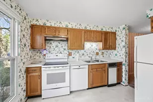 1049 Stratford Ct, Loveland, OH 45140 - Photo 8