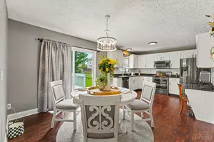 7751 Crystal Lake Ln, Hamilton Township, OH 45039 - Photo 6